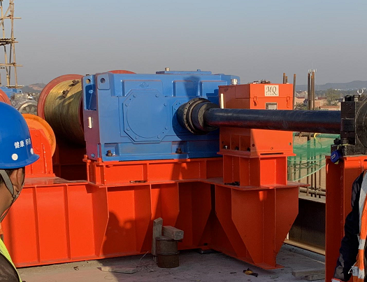 卷揚式弧門啟閉機(QHQ型)